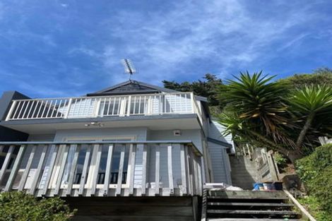 Photo of property in 17 Kopiko Way, Brooklyn, Wellington, 6021