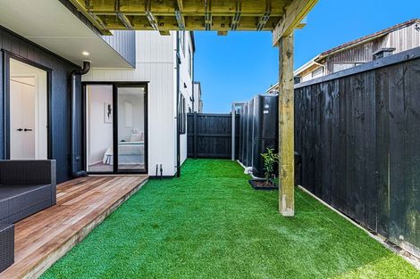 Photo of property in 19b Bradbury Road, Botany Downs, Auckland, 2010