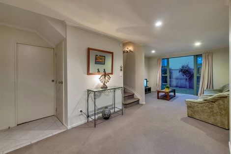 Photo of property in 39 Verdale Circle, Glen Eden, Auckland, 0602