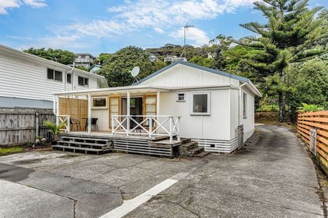 Photo of property in 27 Paremata Crescent, Paremata, Porirua, 5024