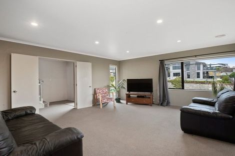 Photo of property in 1 Botanical Heights Drive, Waipahihi, Taupo, 3330