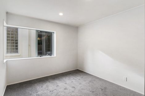 Photo of property in 1 Halldene Terrace, Red Beach, 0932