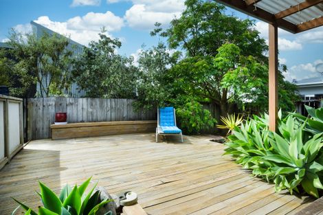 Photo of property in 46 Zefiro Drive, Massey, Auckland, 0614