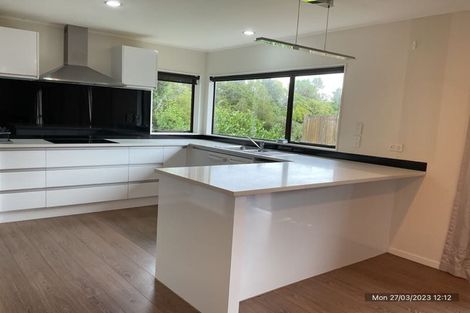 Photo of property in 2/67 Aviemore Drive, Highland Park, Auckland, 2010