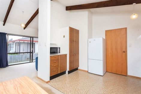 Photo of property in 2/92c Englefield Road, Northwood, Christchurch, 8051