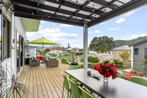 Photo of property in 202 Bond Street, Whangamata, 3620