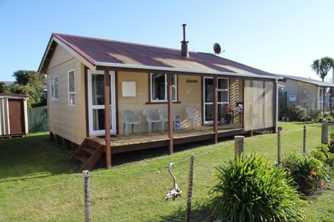 Photo of property in 4 Cook Street, Carters Beach, Westport, 7825