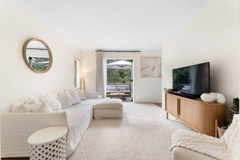 Photo of property in 16 Kunzea Place, Greenhithe, Auckland, 0632