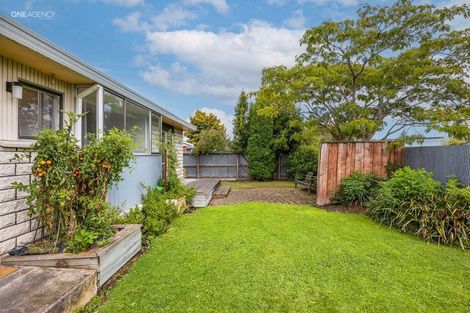 Photo of property in 2/11 Momorangi Crescent, Redwood, Christchurch, 8051