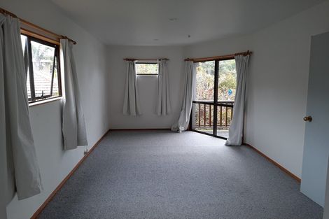 Photo of property in 28 Pohutukawa Avenue, Red Beach, 0932