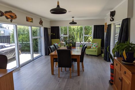 Photo of property in 48a Queenwood Road, Levin, 5510