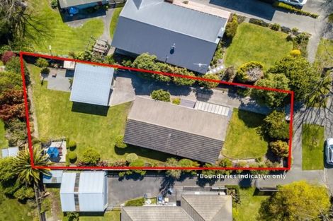 Photo of property in 21 Burnside Crescent, Burnside, Christchurch, 8053