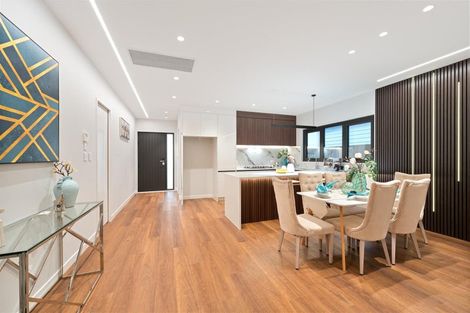 Photo of property in 25 Whakairo Crescent, Gulf Harbour, Whangaparaoa, 0930