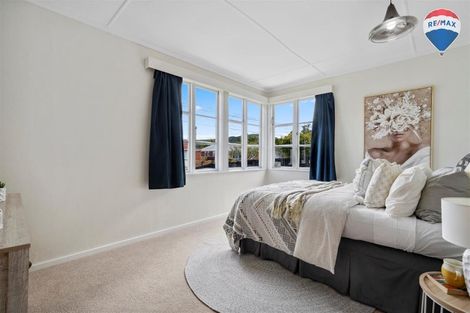 Photo of property in 22 Shearer Crescent, Naenae, Lower Hutt, 5011