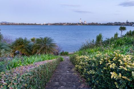 Photo of property in 3/76 Shakespeare Road, Milford, Auckland, 0620