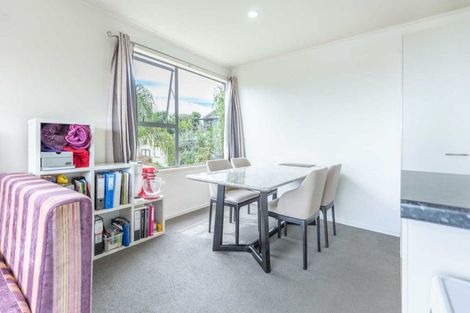 Photo of property in 33 Keegan Drive, Massey, Auckland, 0614