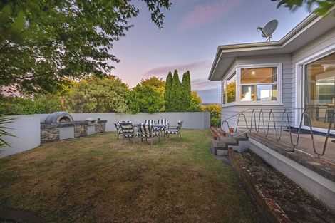 Photo of property in 1 Wigan Place, Hokowhitu, Palmerston North, 4410