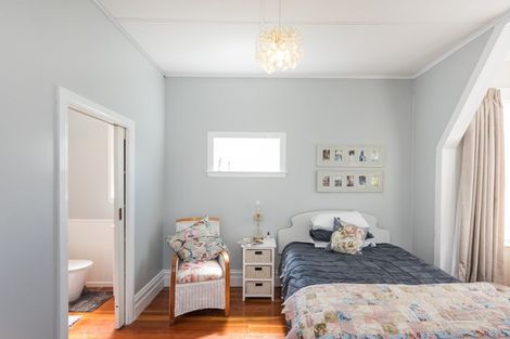 Photo of property in 89 Bridge Street, Bulls, 4818