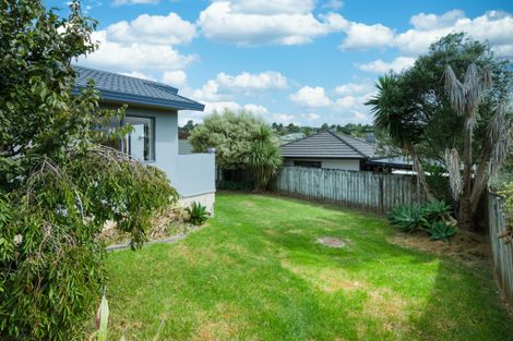 Photo of property in 46 Zefiro Drive, Massey, Auckland, 0614