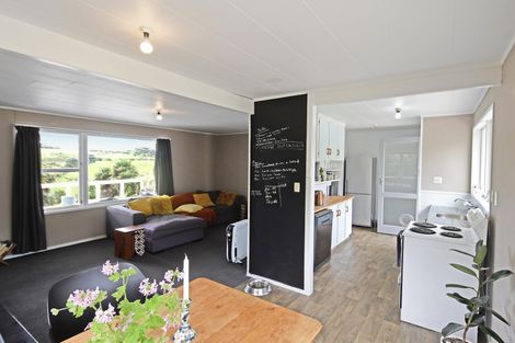 Photo of property in 17 Pakiri Road, Leigh, Warkworth, 0985