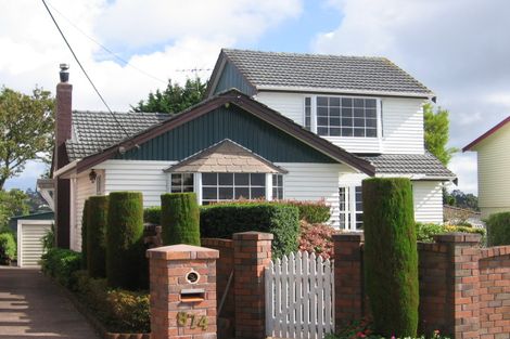 Photo of property in 874 East Coast Road, Northcross, Auckland, 0630