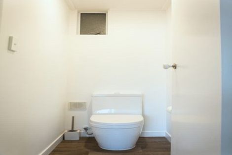 Photo of property in Newman Court Apartments, 2 Newman Terrace, Thorndon, Wellington, 6011