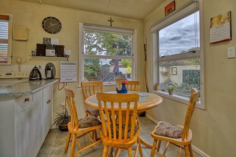 Photo of property in 2 Bennett Place, Onekawa, Napier, 4110