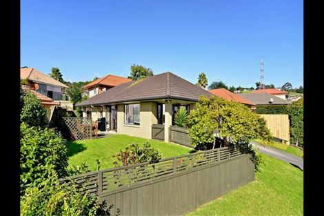 Photo of property in 13 Earnslaw Crescent, Clover Park, Auckland, 2019