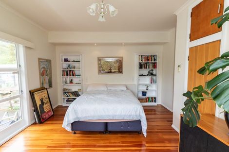 Photo of property in 33 Pinehaven Road, Pinehaven, Upper Hutt, 5019