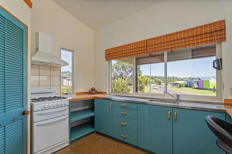 Photo of property in 1 Hawk Hill Crescent, Cooks Beach, Whitianga, 3591