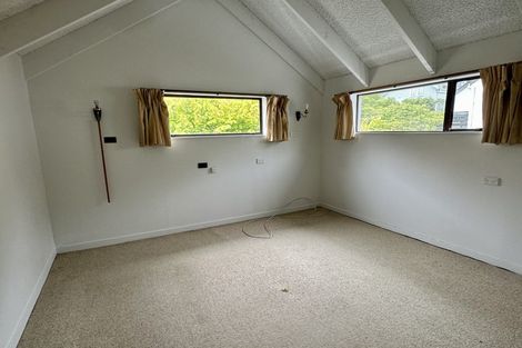 Photo of property in 1 Kim Street, Khandallah, Wellington, 6035