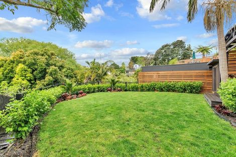 Photo of property in 9 Valerie Crescent, Okura, Albany, 0792