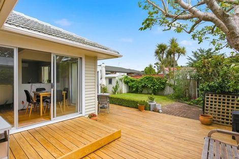 Photo of property in 17 Walton Road, Paraparaumu Beach, Paraparaumu, 5032
