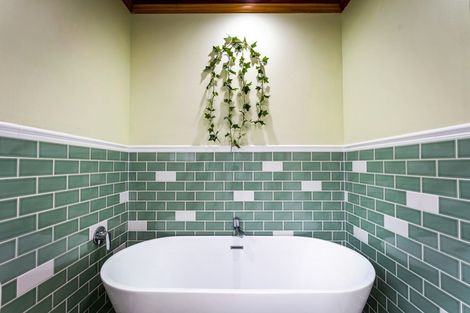 Photo of property in 33 Peel Place, Wainuiomata, Lower Hutt, 5014