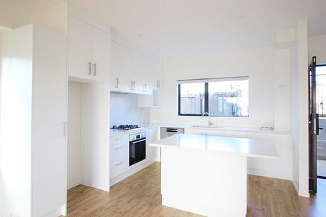 Photo of property in 11a Putiputi Way, Papakura, 2110