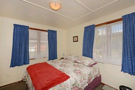 Photo of property in 16 Hazel Street, Ebdentown, Upper Hutt, 5018