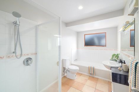 Photo of property in 21a Bryndwr Road, Fendalton, Christchurch, 8052