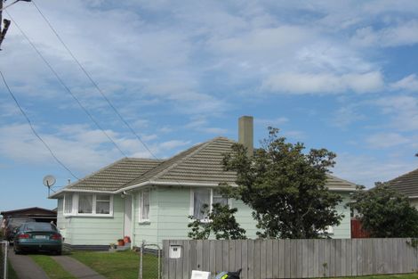 Photo of property in 32 Matipo Street, Castlecliff, Whanganui, 4501