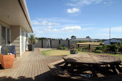 Photo of property in 2 Harrys Lane, Pukenui, 0484