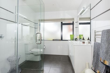 Photo of property in 2-3/270 Jervois Road, Herne Bay, Auckland, 1011