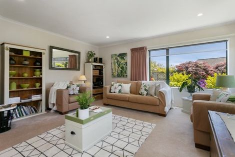 Photo of property in 2/30 Fairview Terrace, Waipahihi, Taupo, 3330
