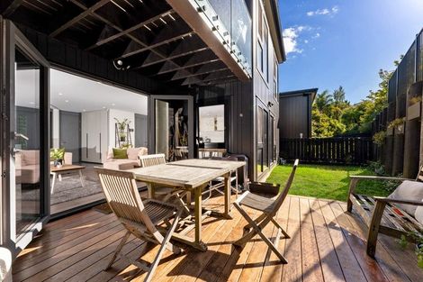 Photo of property in 48a Peter Terrace, Castor Bay, Auckland, 0620