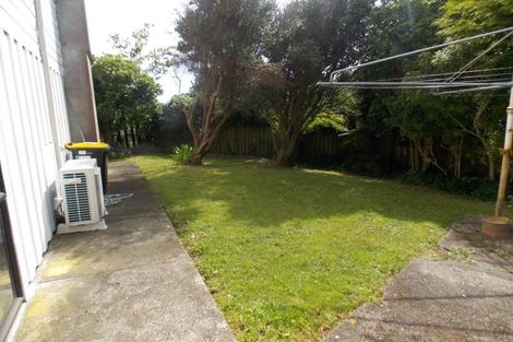 Photo of property in 15 Bancroft Terrace, Newlands, Wellington, 6037