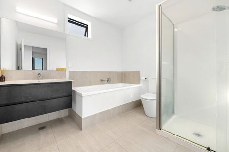 Photo of property in 10/11 Carlos Drive, Flat Bush, Auckland, 2016