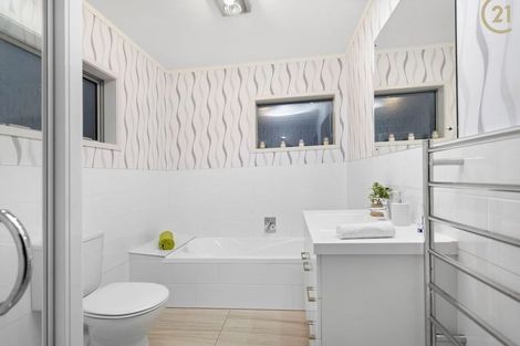 Photo of property in 34 Kokako Rise, Papakura, 2110