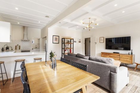 Photo of property in 2 Wernham Place, Northcote, Auckland, 0626