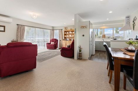 Photo of property in 9b Barraud Place, Pukehangi, Rotorua, 3015