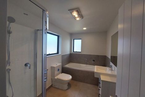 Photo of property in 3d Datura Place, Sunnynook, Auckland, 0620