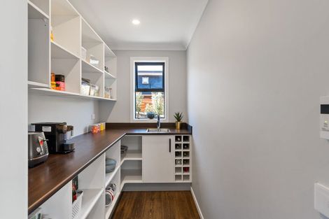 Photo of property in 2 Cessna Way, Newlands, Wellington, 6037