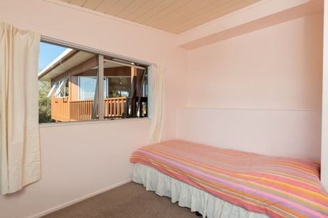 Photo of property in 7 Powells Road, Cable Bay, 0420